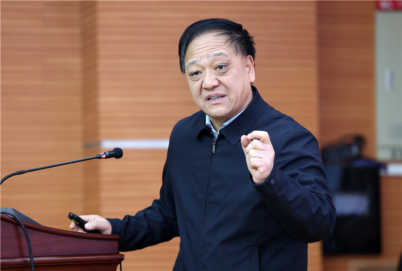 1734920904265031.jpeg 陕西师大现代教学技术教育部重点实验室主任胡卫平做报告_副本.jpg