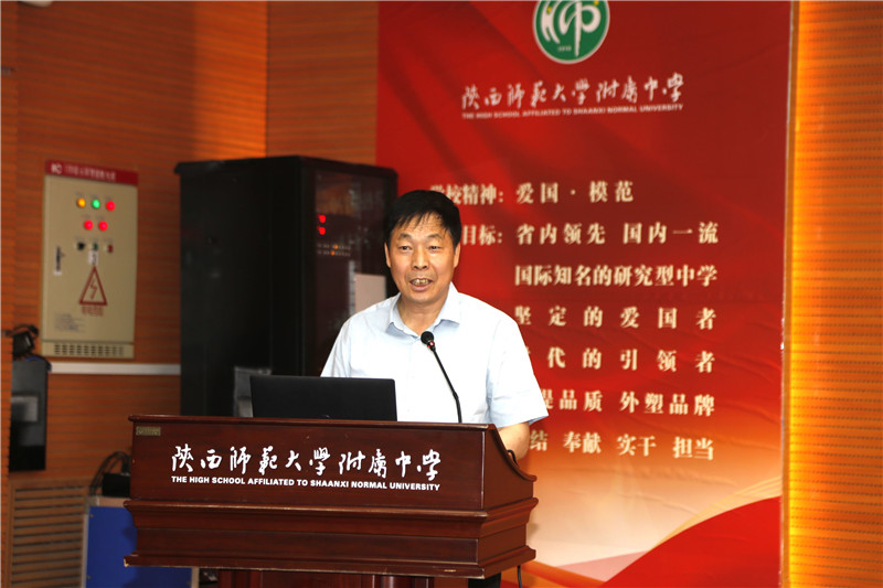 1747642569717604.jpeg 01主持.jpg